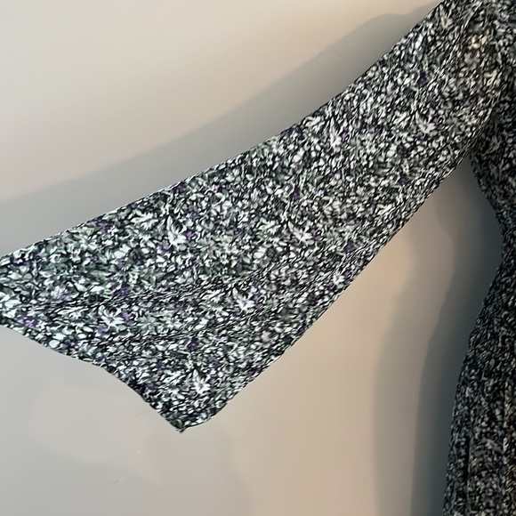 Astr Ruffle Chiffon Floral Dress - Picture 4 of 12